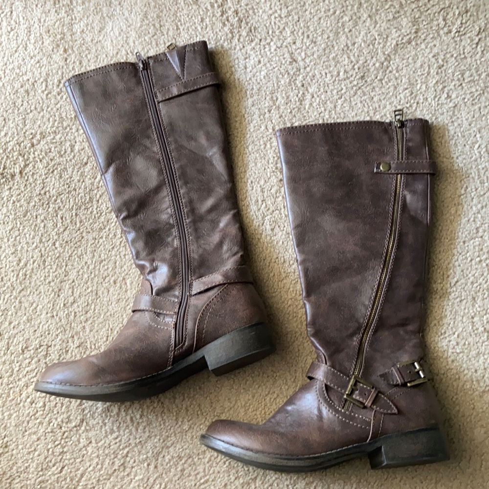 Mid calf brown zip boots, 9